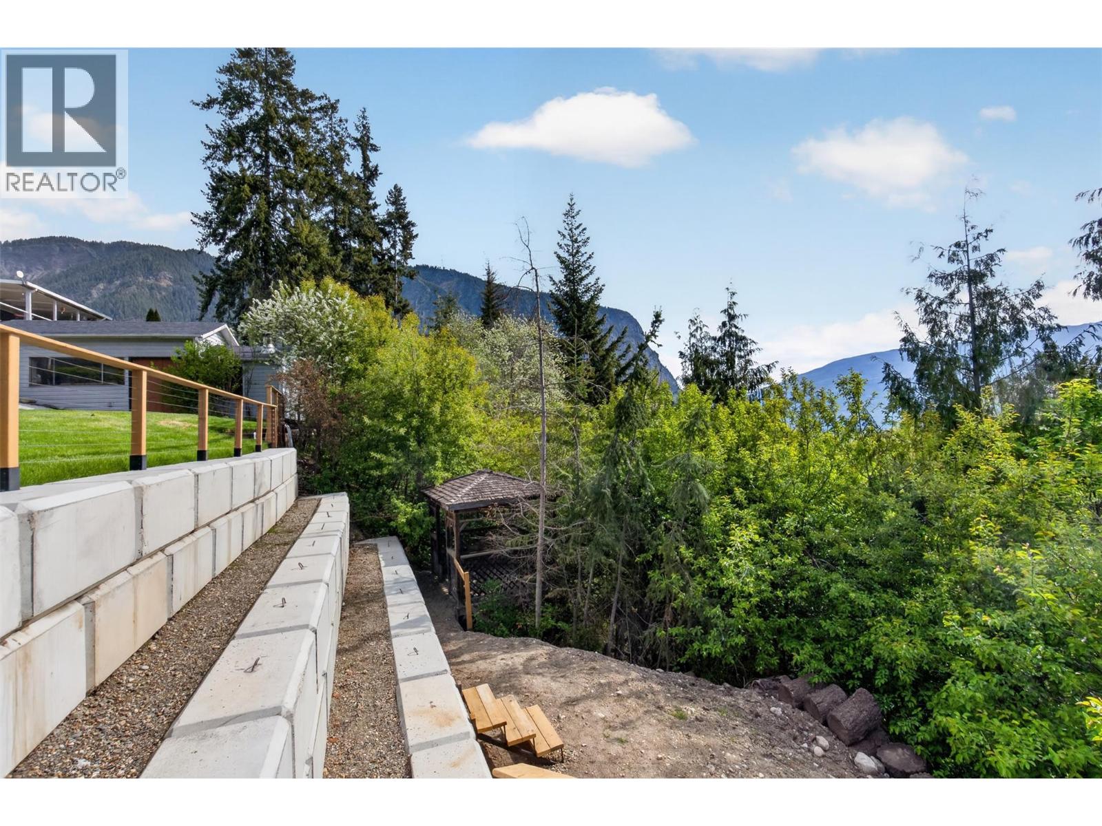 3714 Bastionview Road - 77