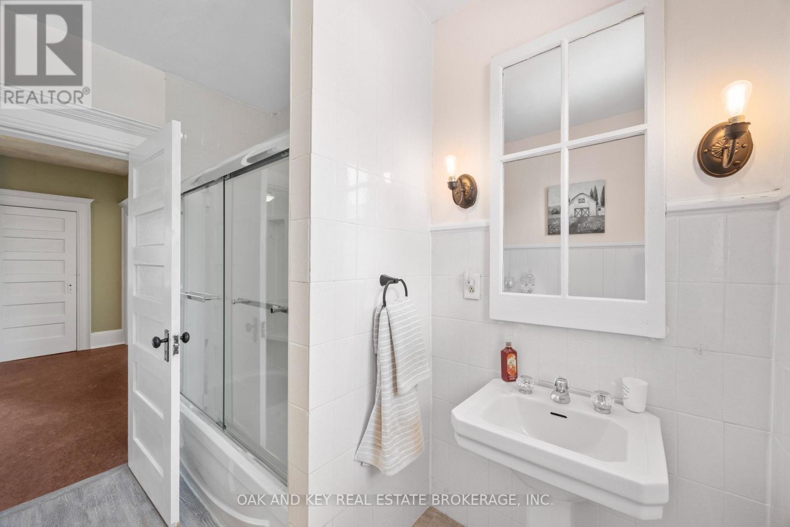 183 SHACKLETON STREET - 32