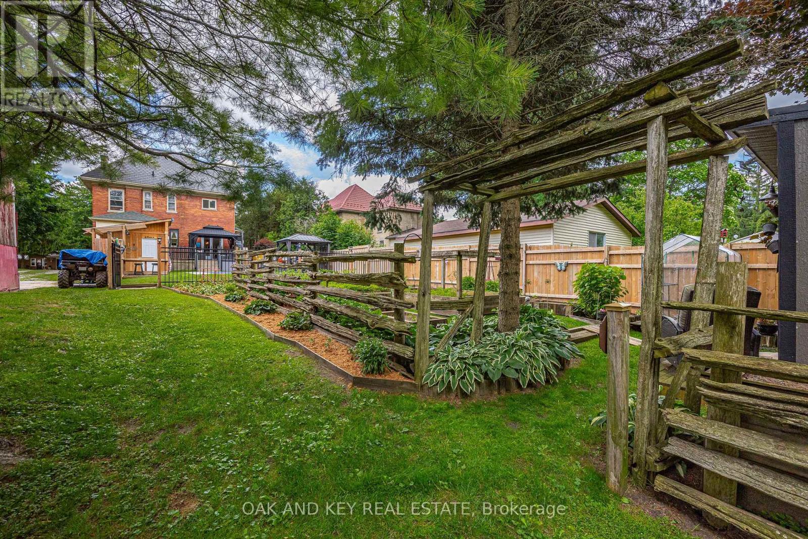183 SHACKLETON STREET - 40