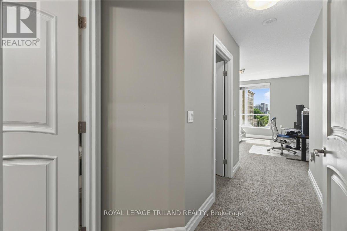 #908 250 PALL MALL STREET - 18