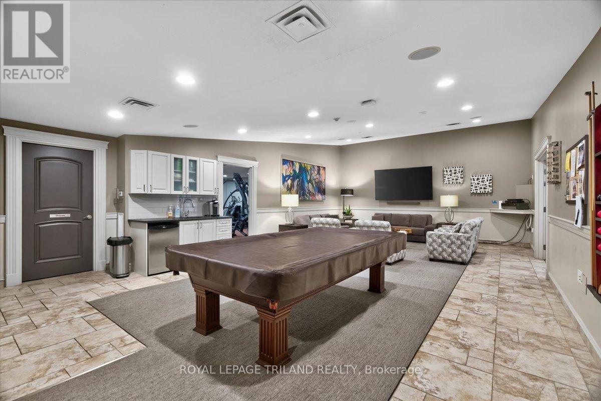 #908 250 PALL MALL STREET - 26