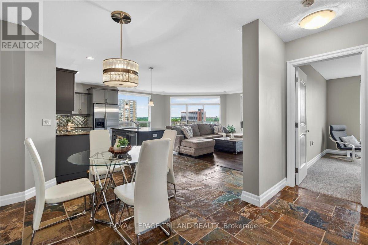 #908 250 PALL MALL STREET - 9