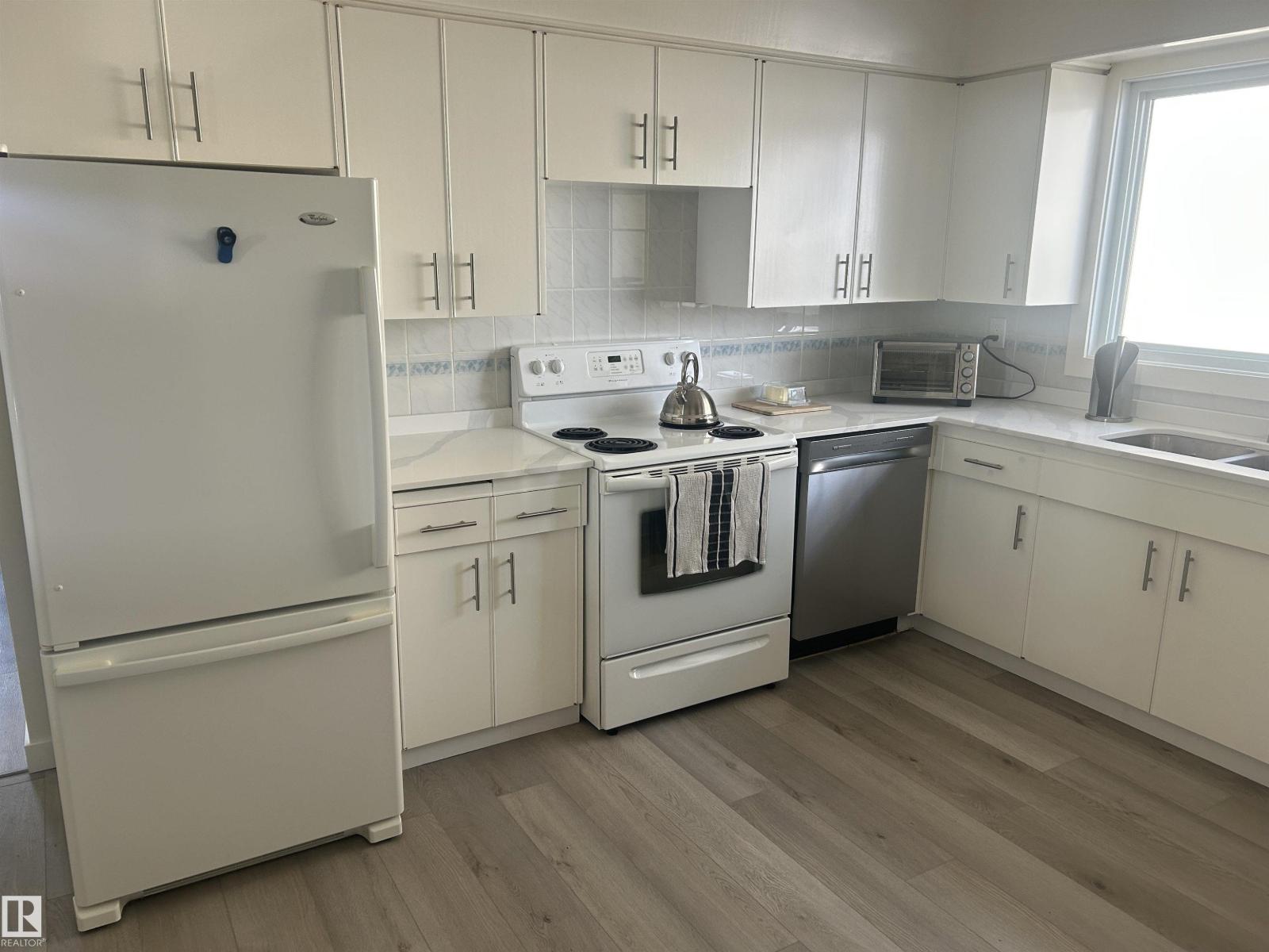 14911 77 ST NW - 18