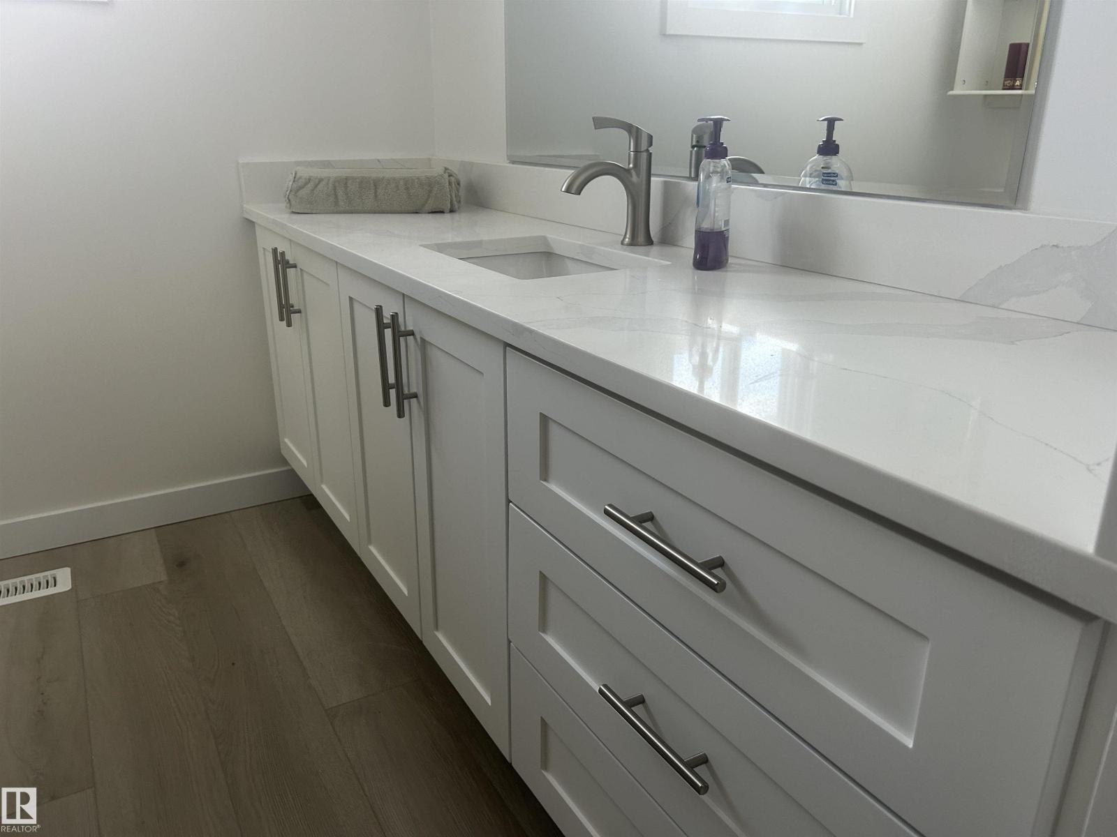 14911 77 ST NW - 17