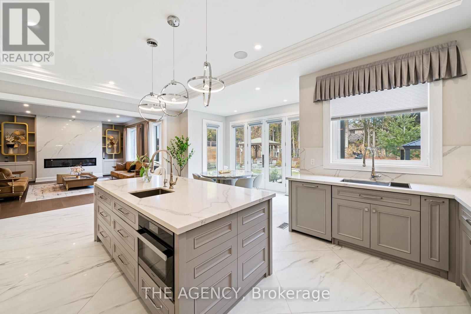 18 SUNCREST DRIVE - 14