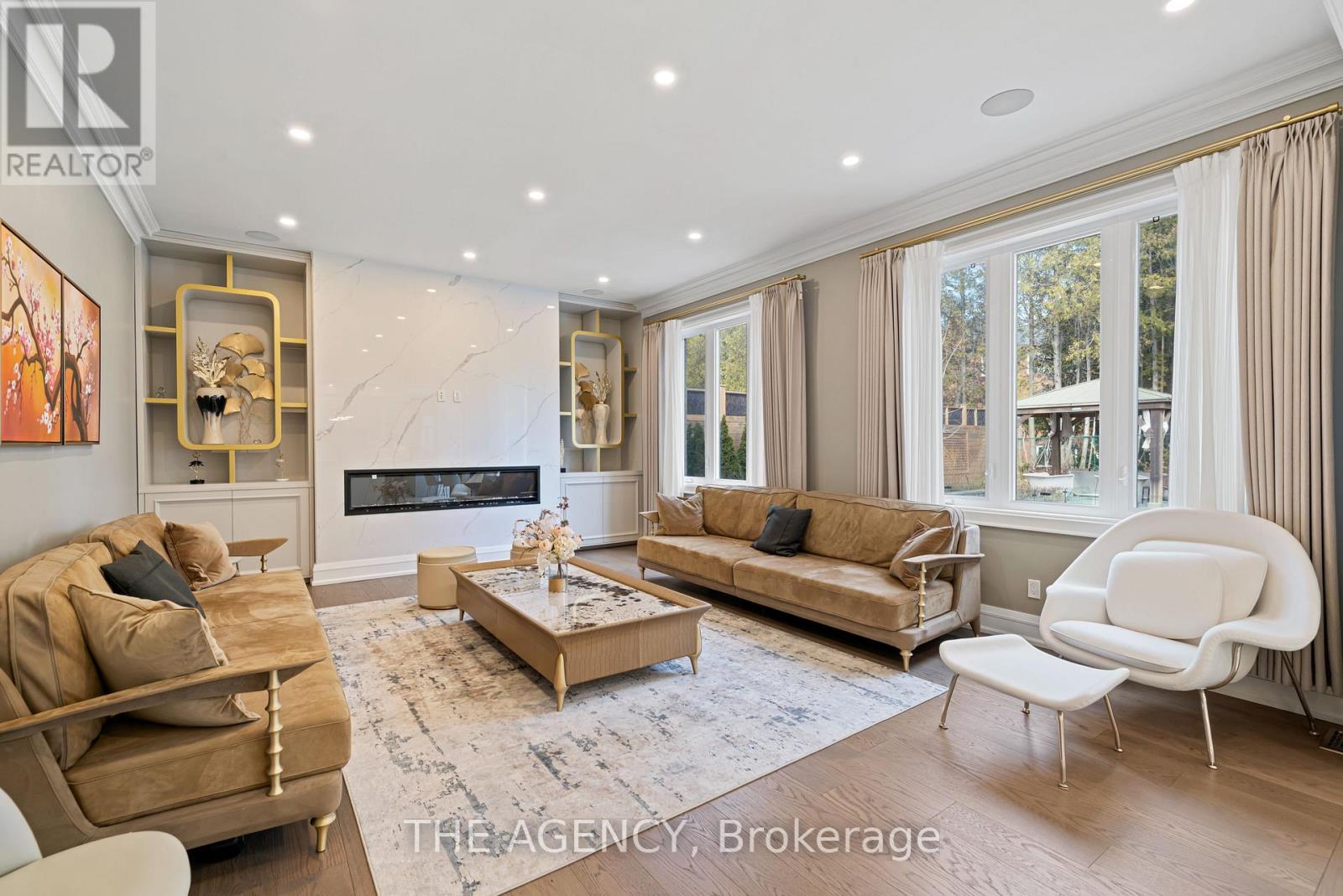 18 SUNCREST DRIVE - 15