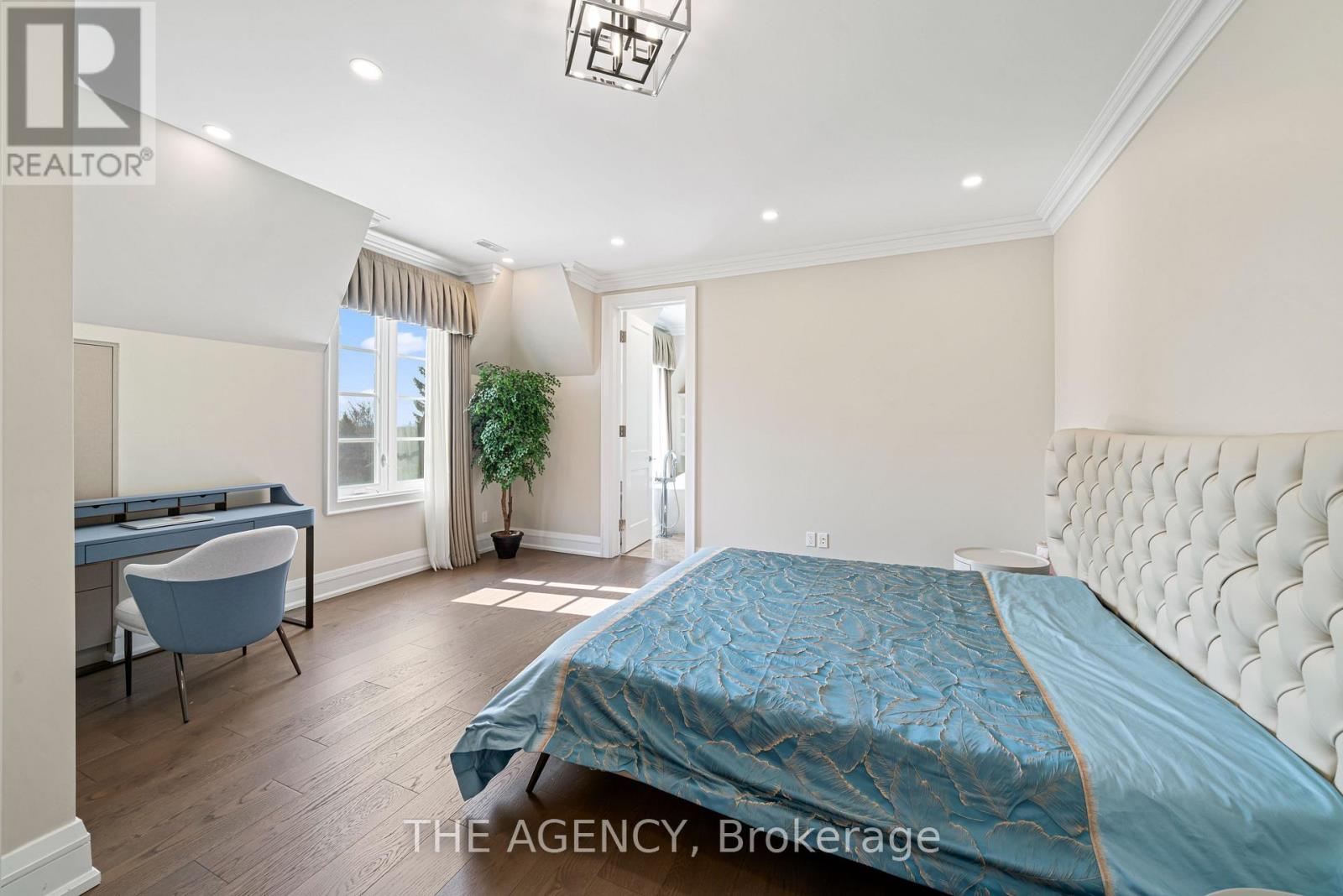 18 SUNCREST DRIVE - 20