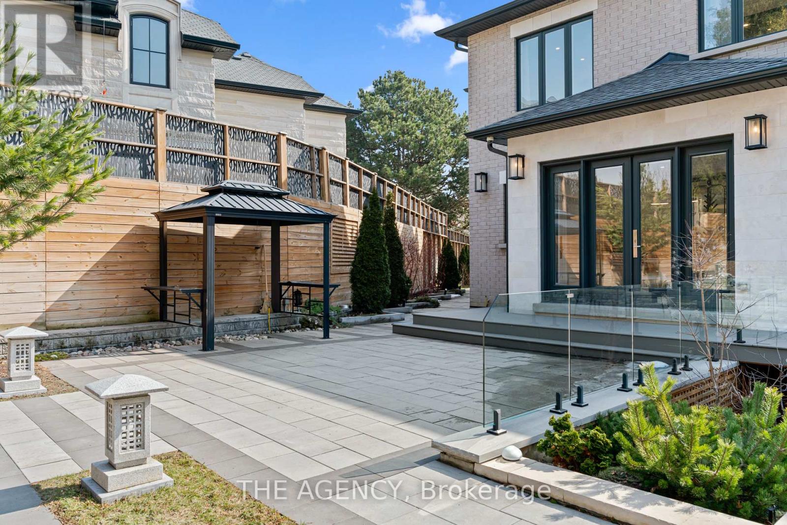 18 SUNCREST DRIVE - 37
