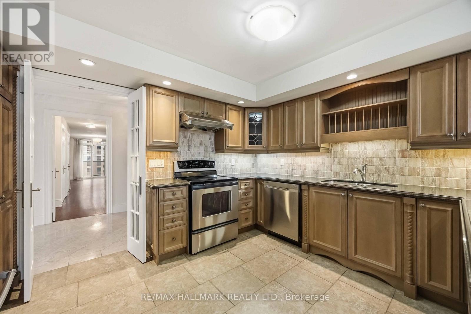 #1821 80 HARRISON GARDEN BOULEVARD - 12