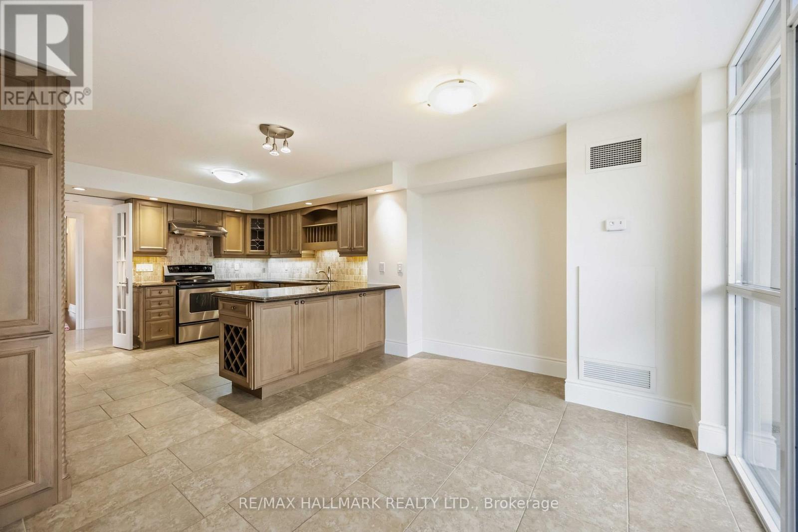 #1821 80 HARRISON GARDEN BOULEVARD - 15