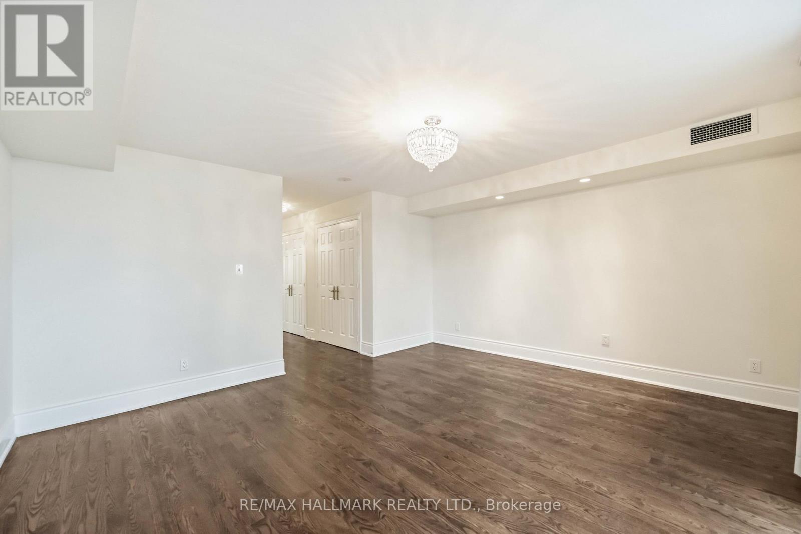 #1821 80 HARRISON GARDEN BOULEVARD - 23