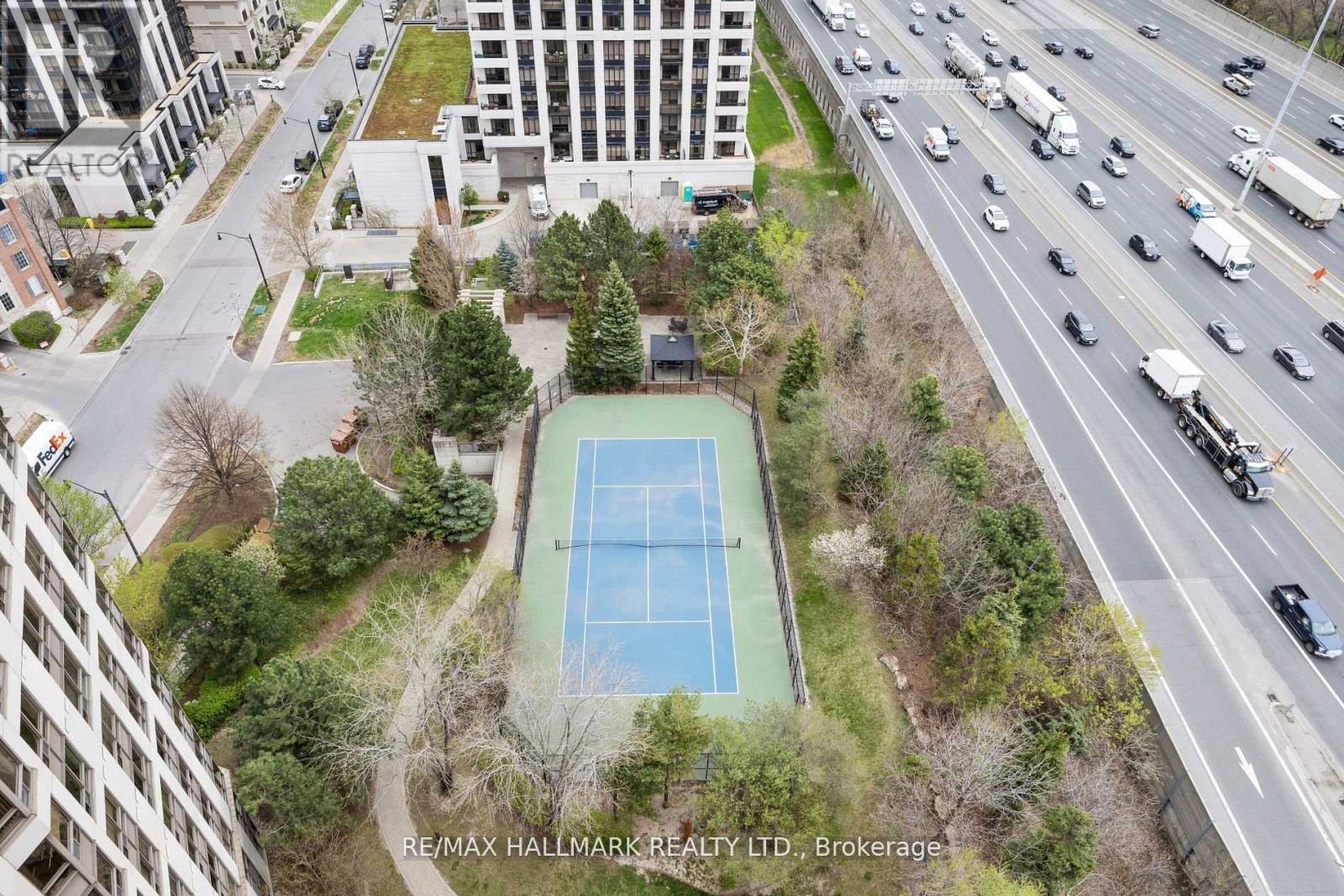 #1821 80 HARRISON GARDEN BOULEVARD - 33