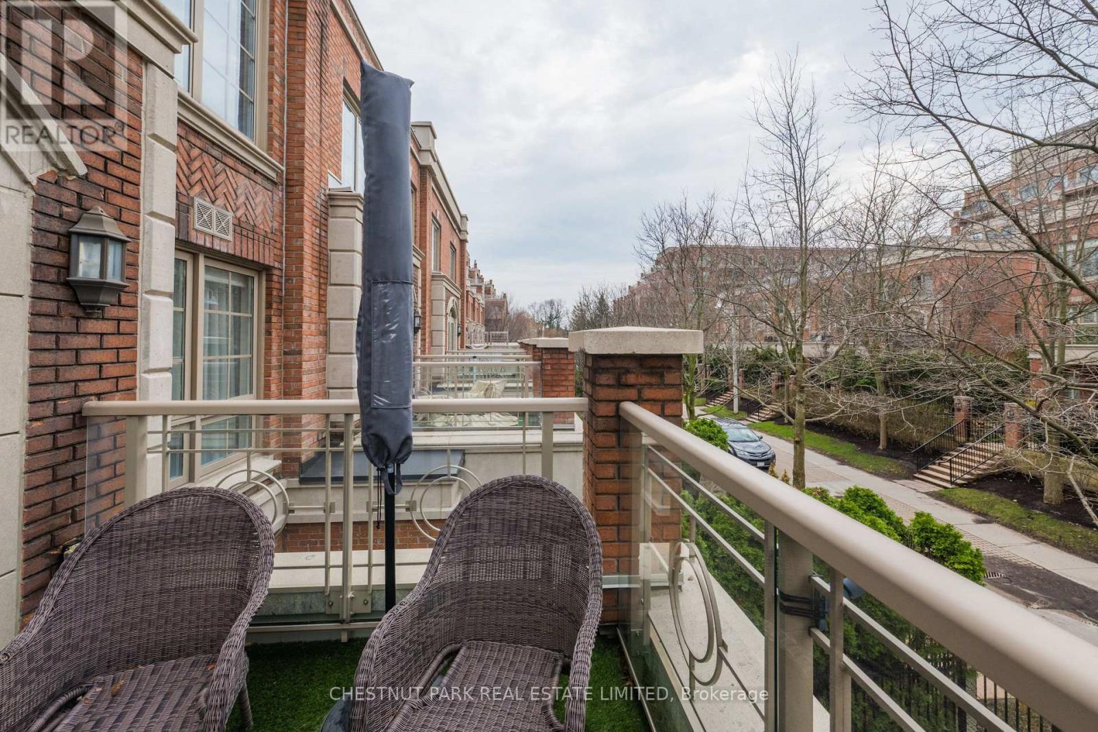 #TH20 21 BURKEBROOK PLACE - 14