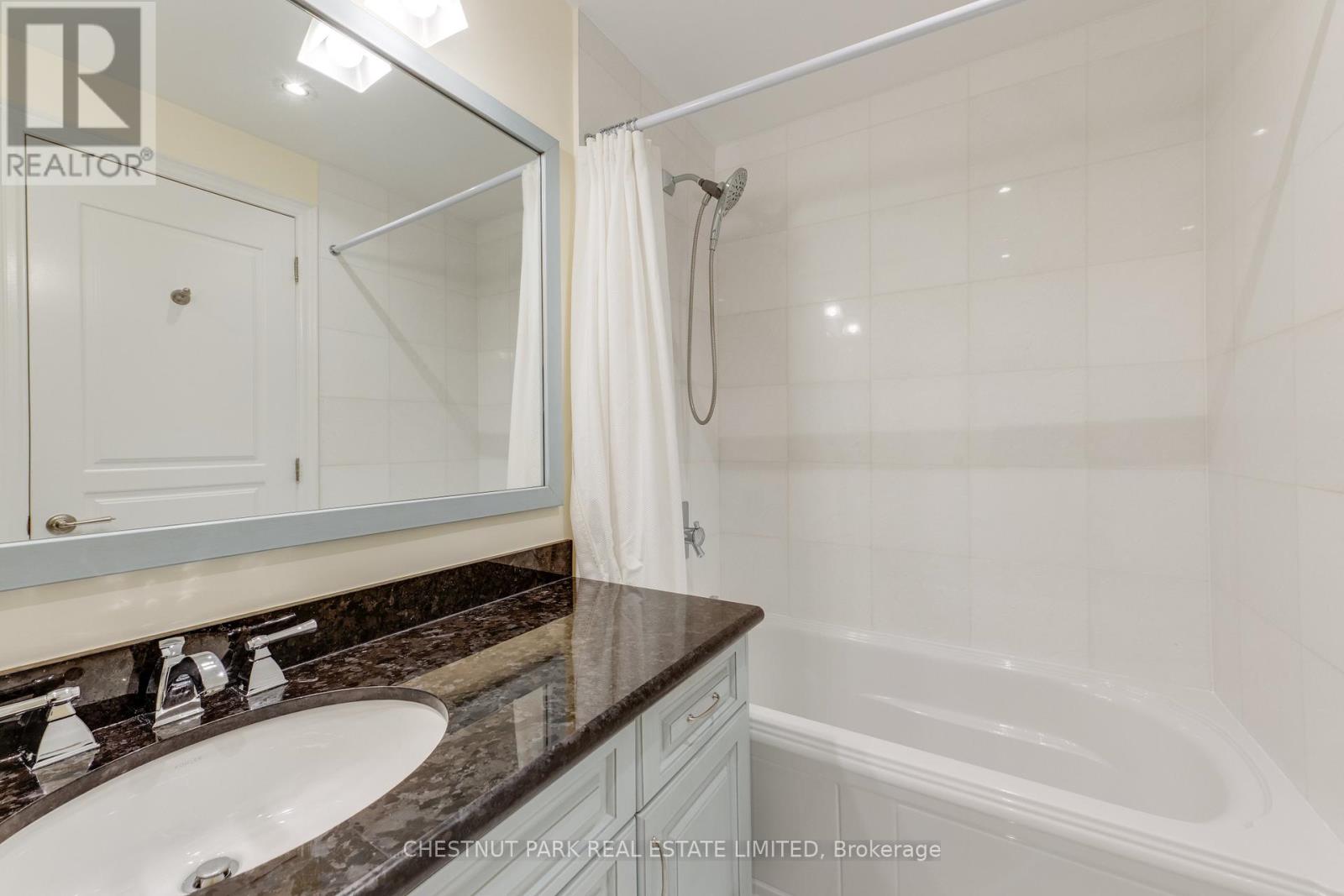 #TH20 21 BURKEBROOK PLACE - 23