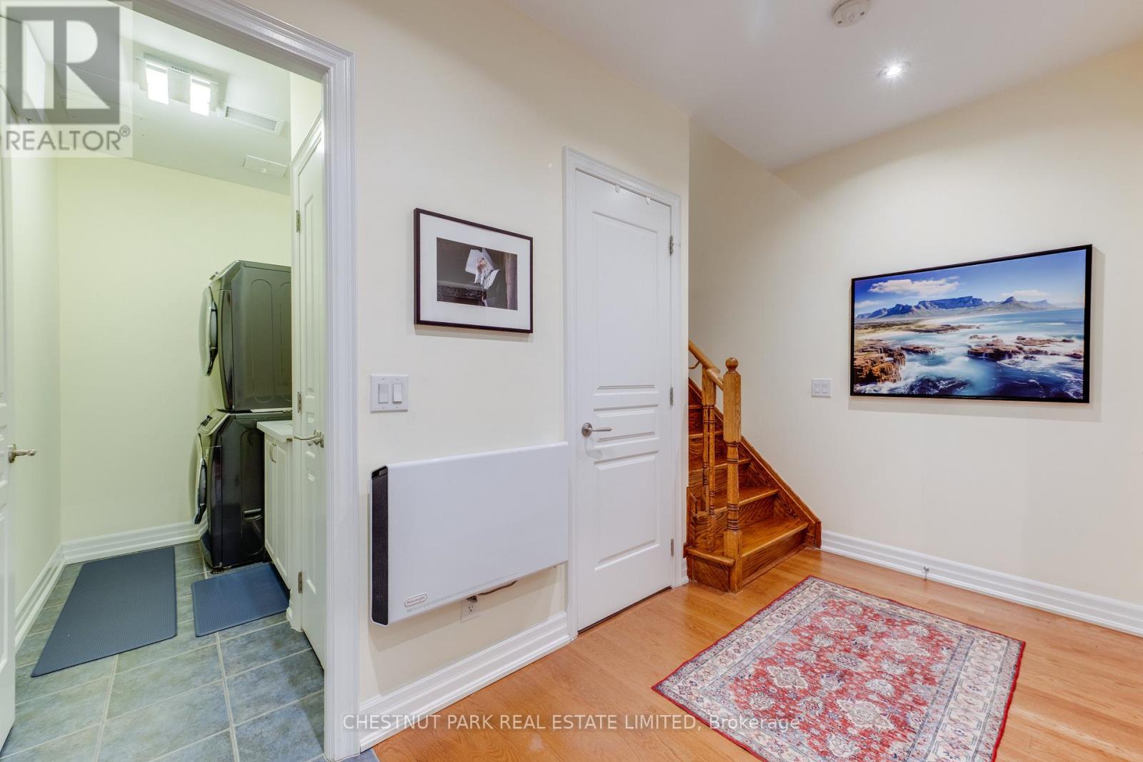 #TH20 21 BURKEBROOK PLACE - 32