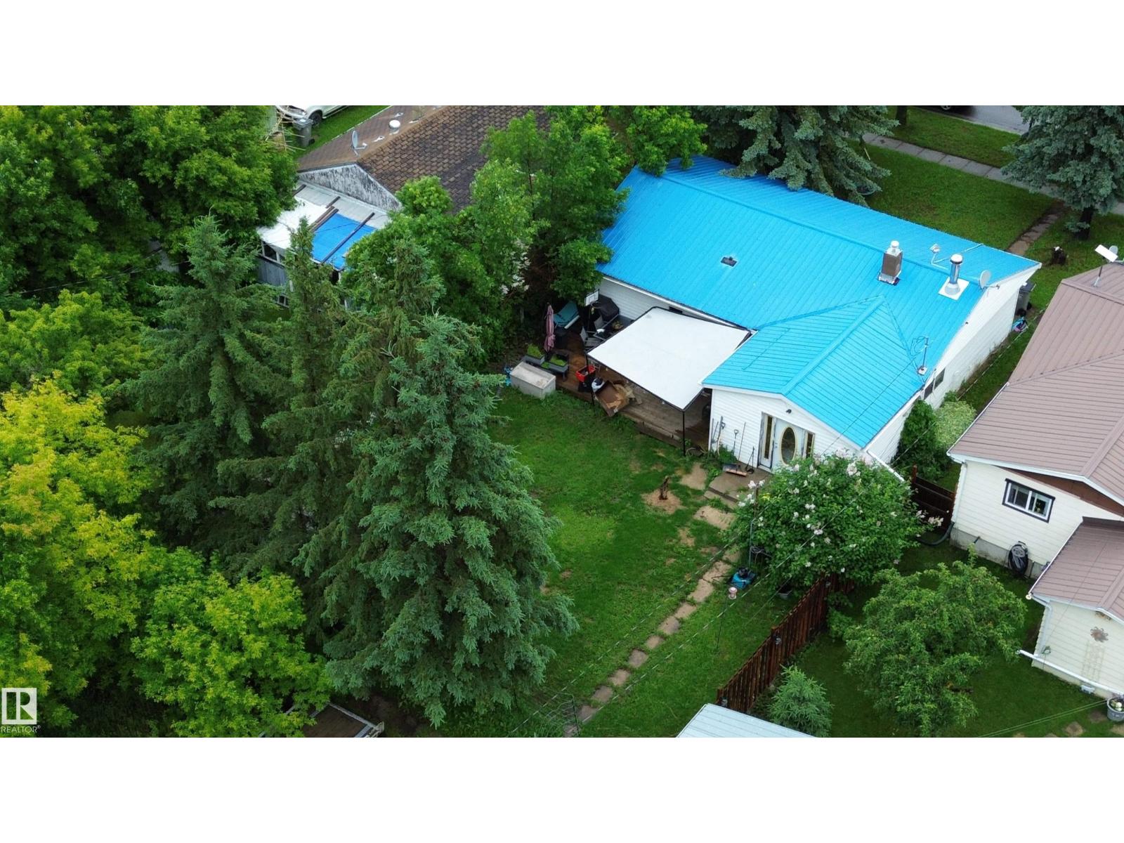 5012 48 Street - 7