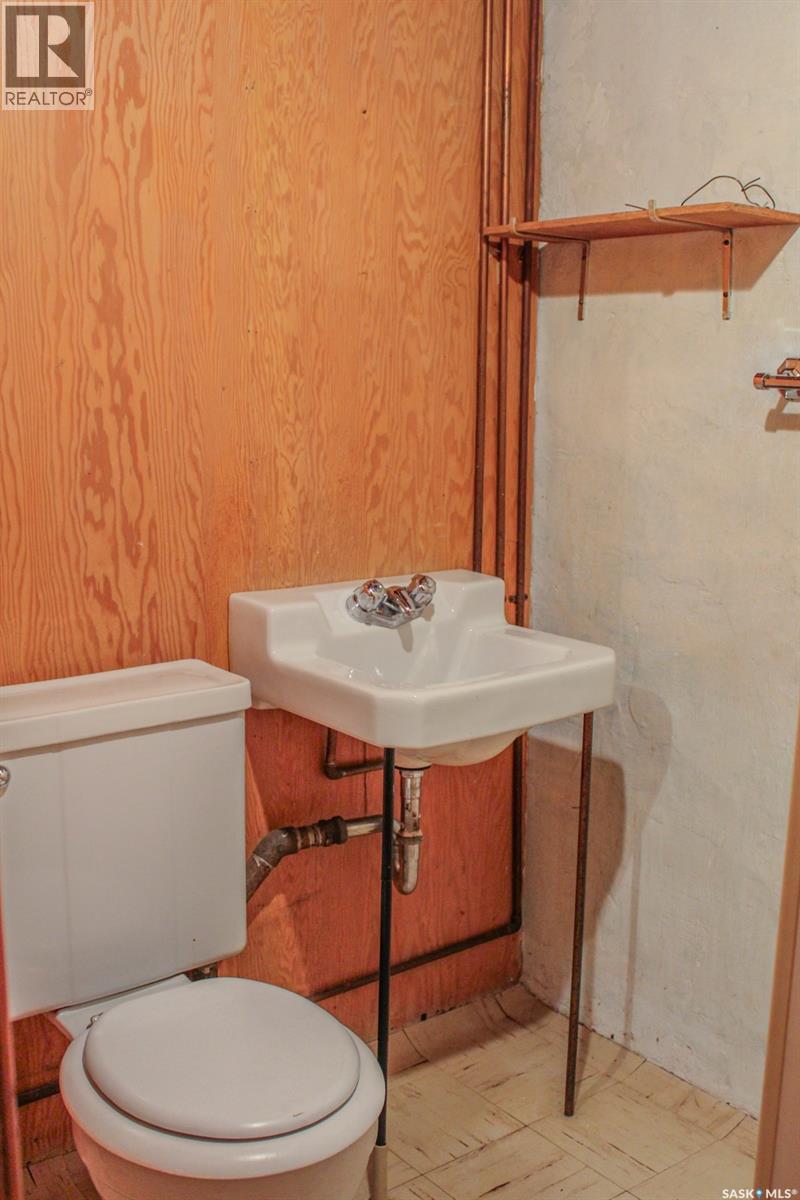 108 Crawford AVENUE E — photo 20