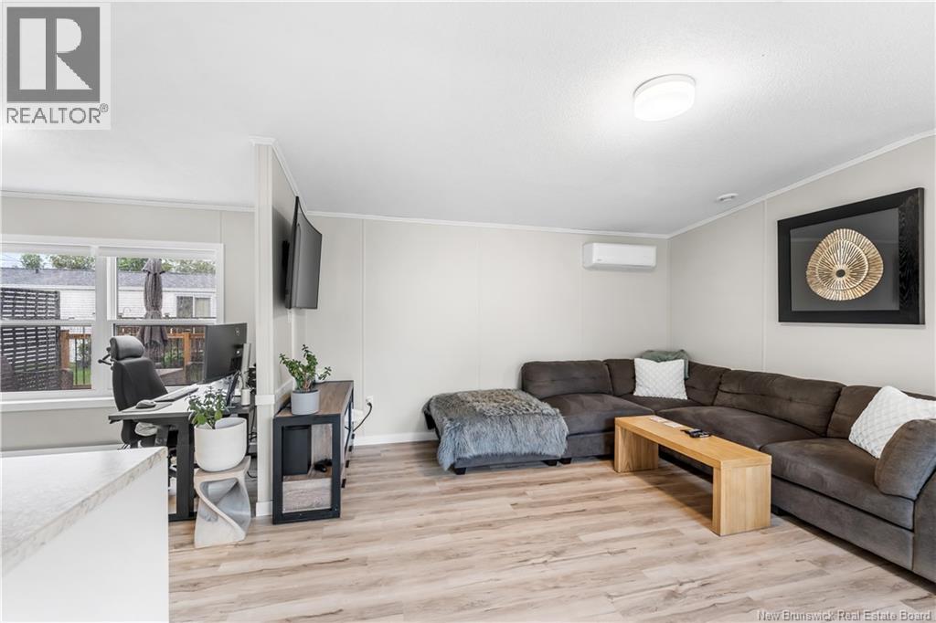 8 Sparrow Street - 13