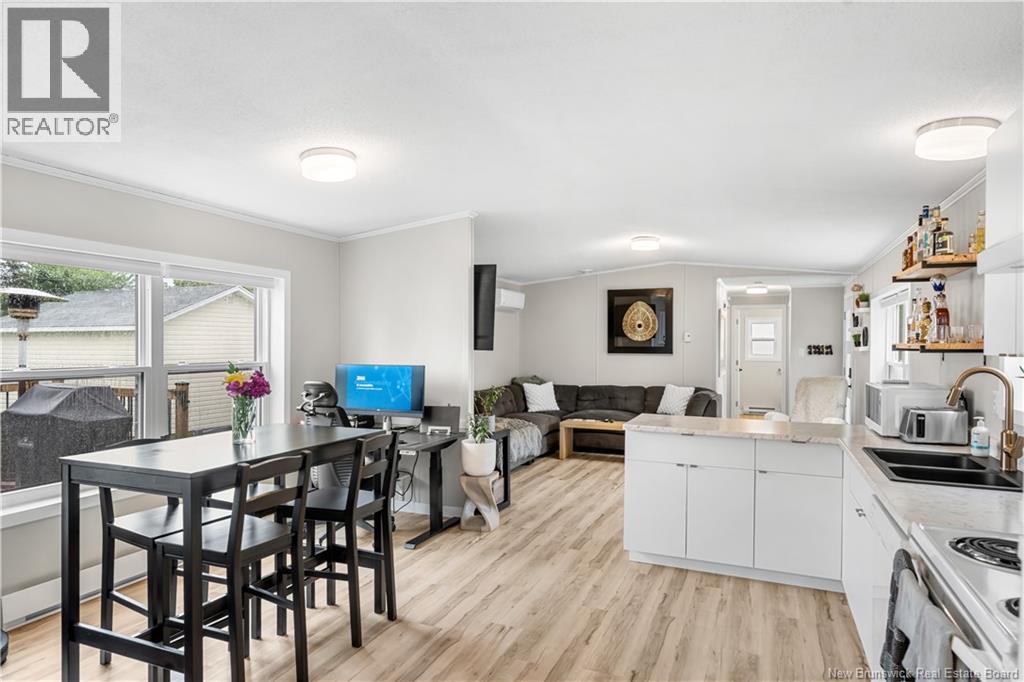 8 Sparrow Street - 14