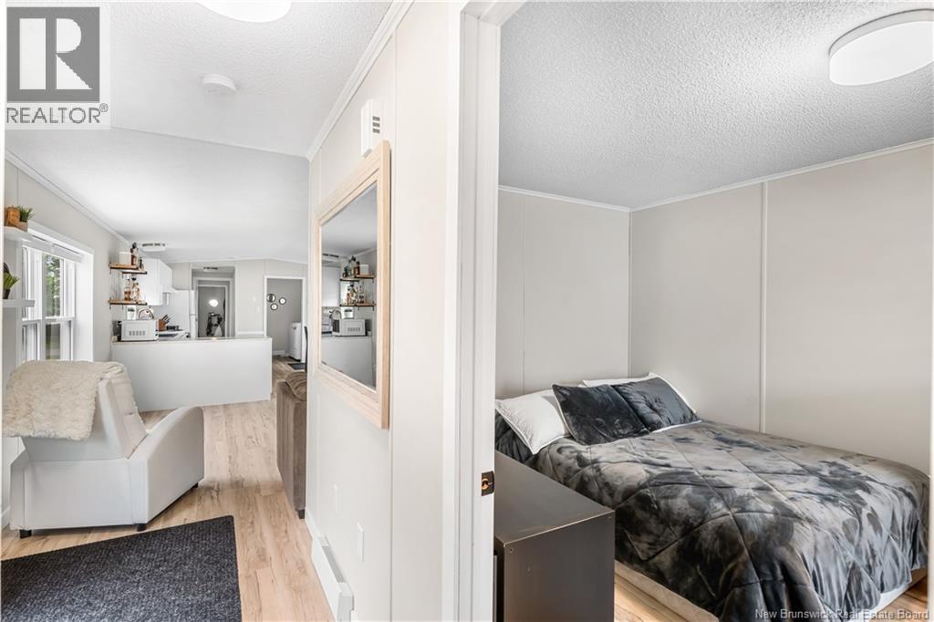 8 Sparrow Street - 15