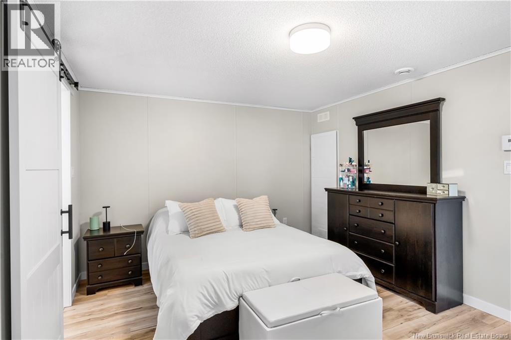 8 Sparrow Street - 22