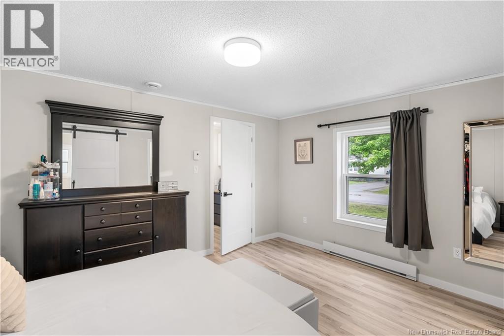 8 Sparrow Street - Image 24