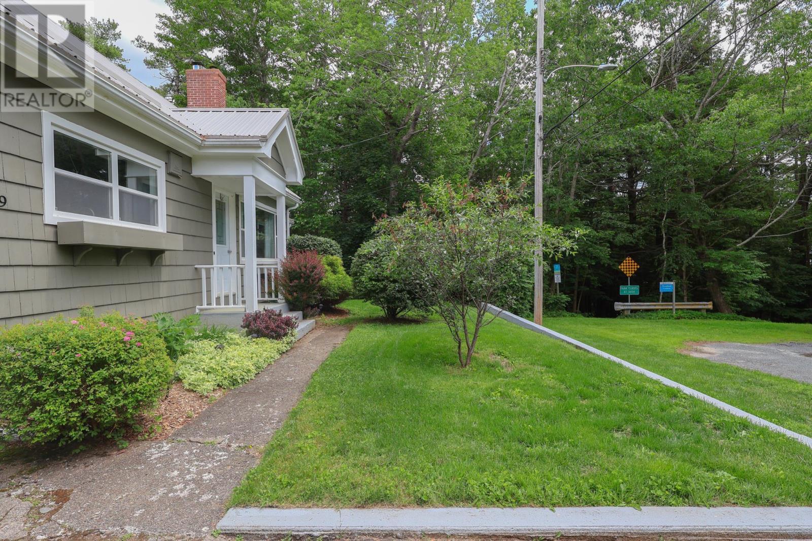Property 36 of 45 of 99 WALNUT Street