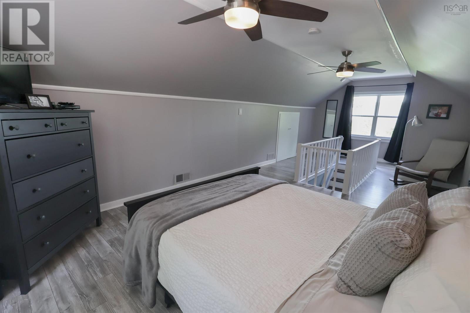 Property 22 of 45 of 99 WALNUT Street