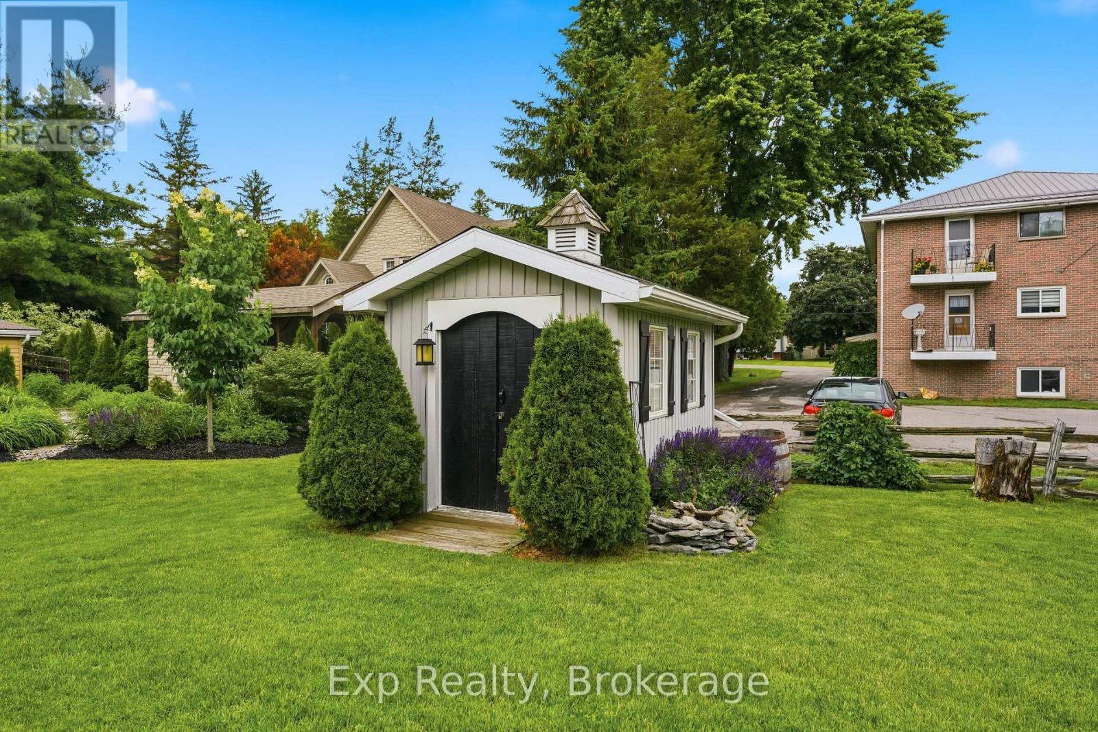 121 SIMCOE STREET - 42