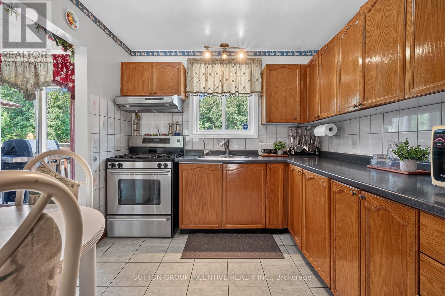 29 KORLEA CRESCENT - 10