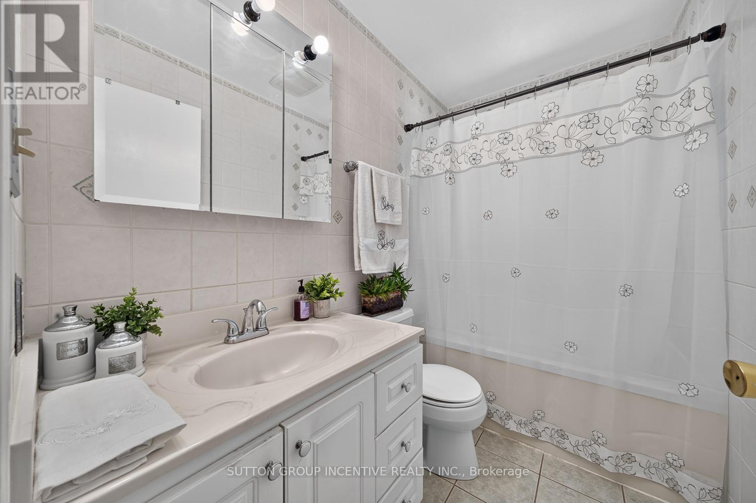 29 KORLEA CRESCENT - 11