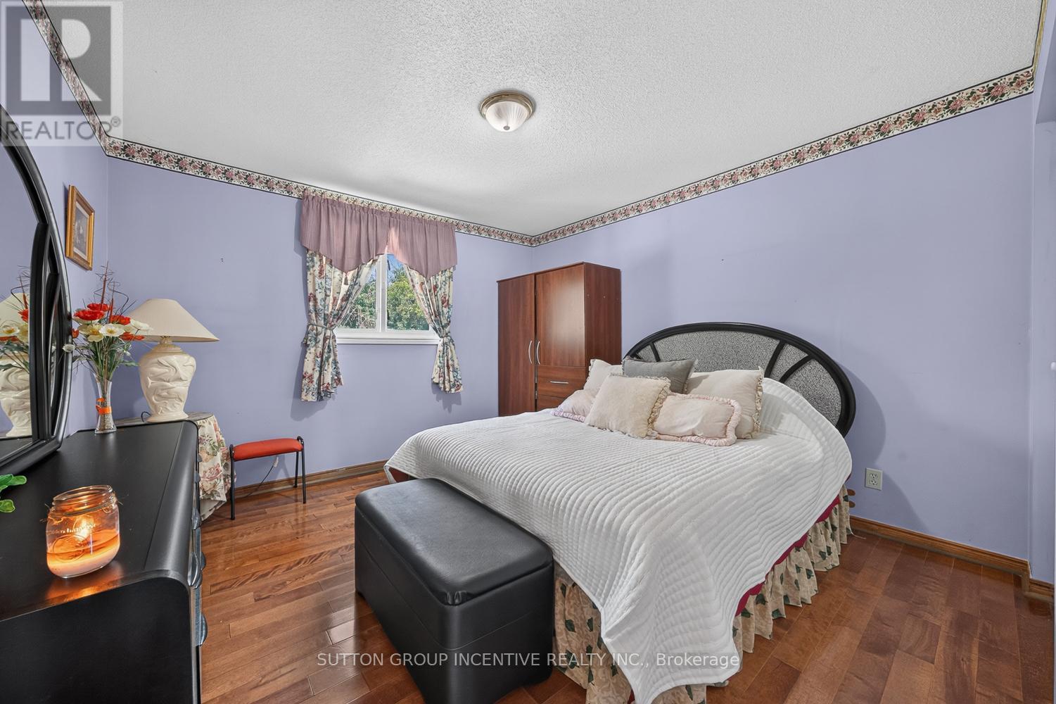 29 KORLEA CRESCENT - 12
