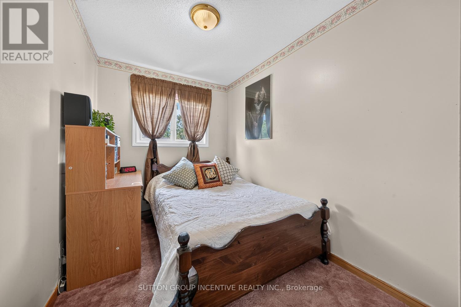 29 KORLEA CRESCENT - 14