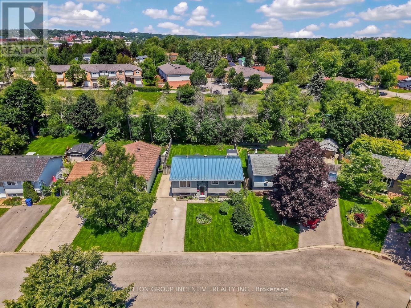 29 KORLEA CRESCENT - 34