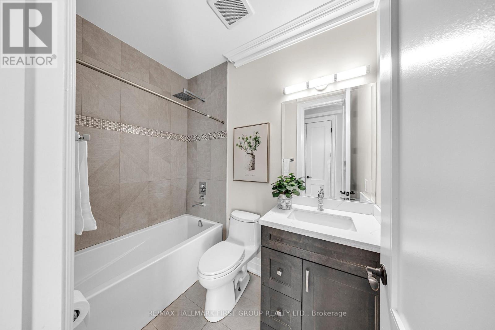 752 HILLVIEW CRESCENT - 24