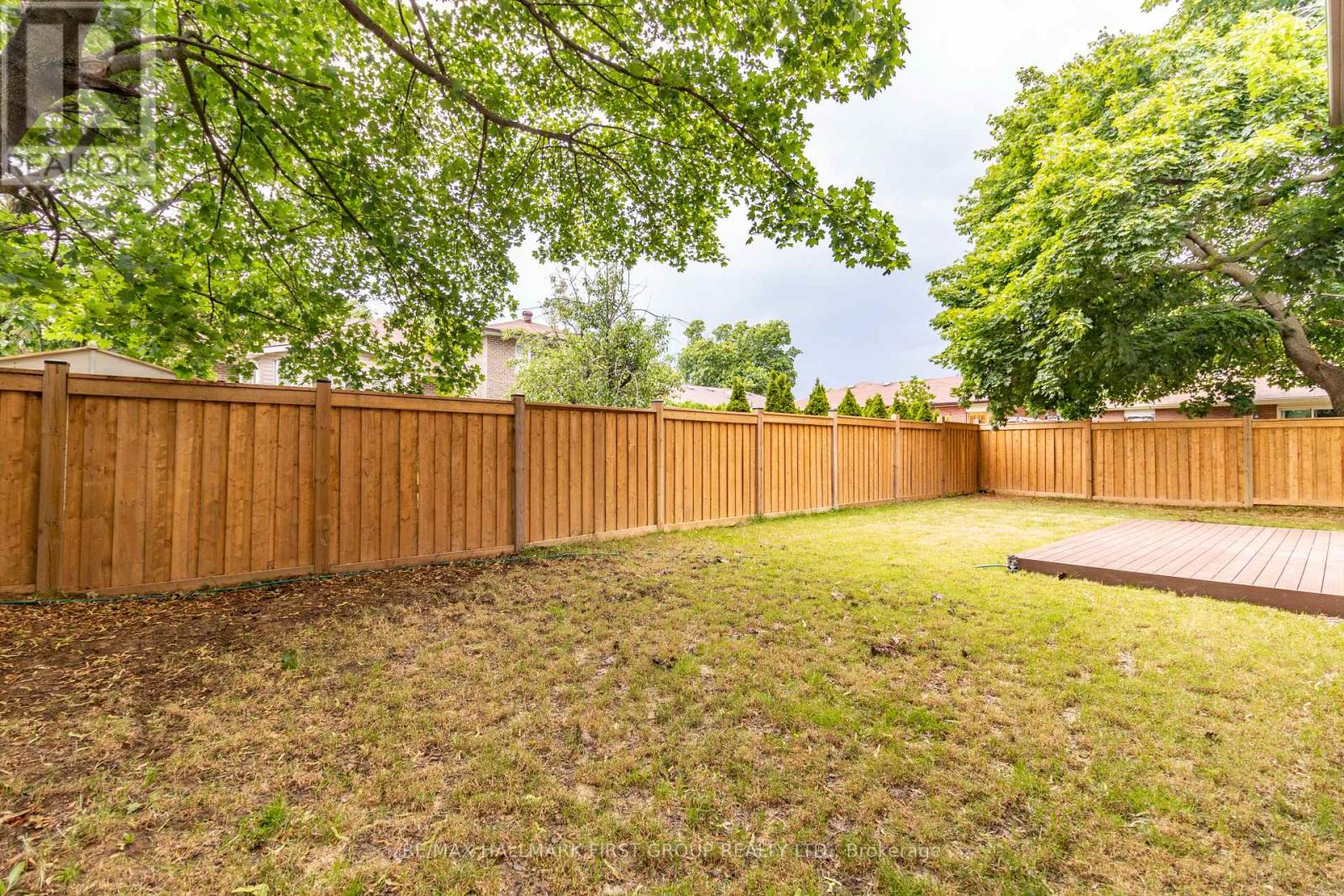 752 HILLVIEW CRESCENT - 46