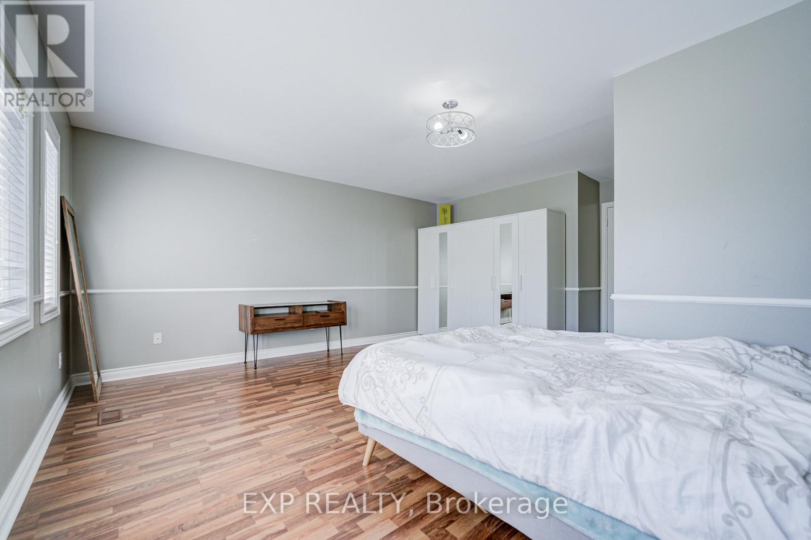 292 SHERIDAN COURT - 16