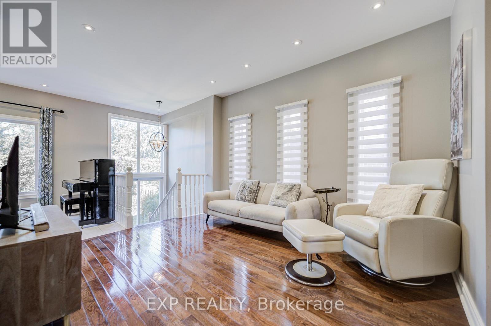 292 SHERIDAN COURT - 4