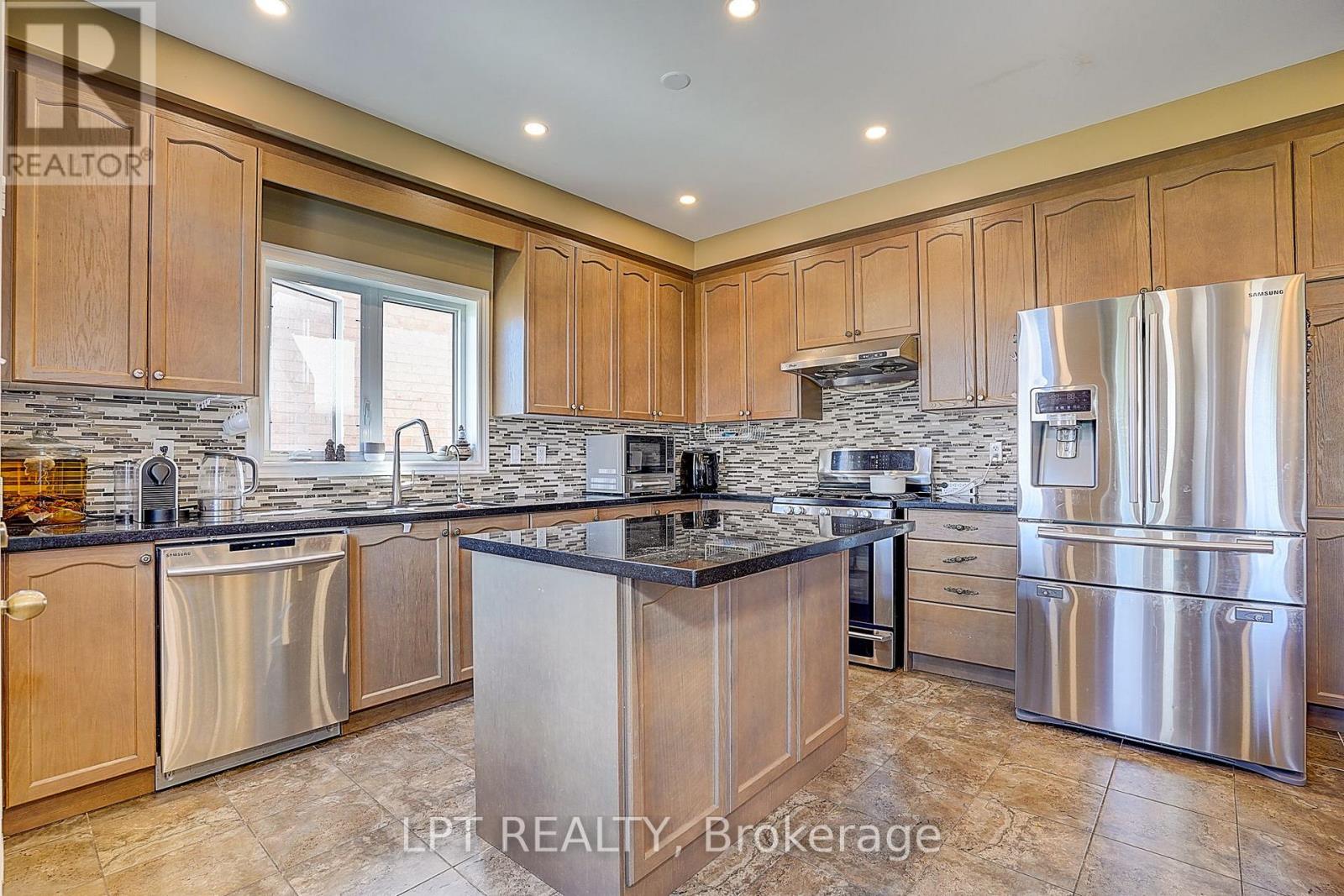 1168 MCTAVISH DRIVE - 12