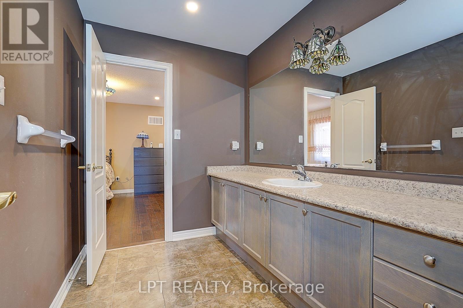 1168 MCTAVISH DRIVE - 26