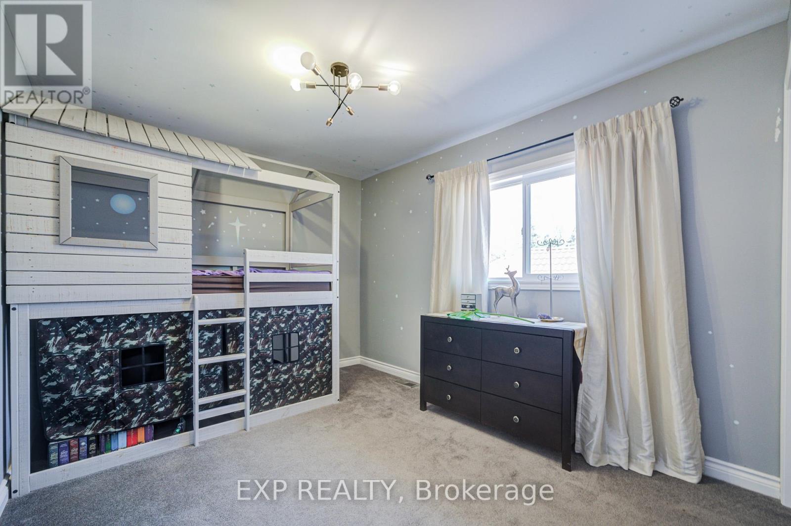 292 SHERIDAN COURT - 13