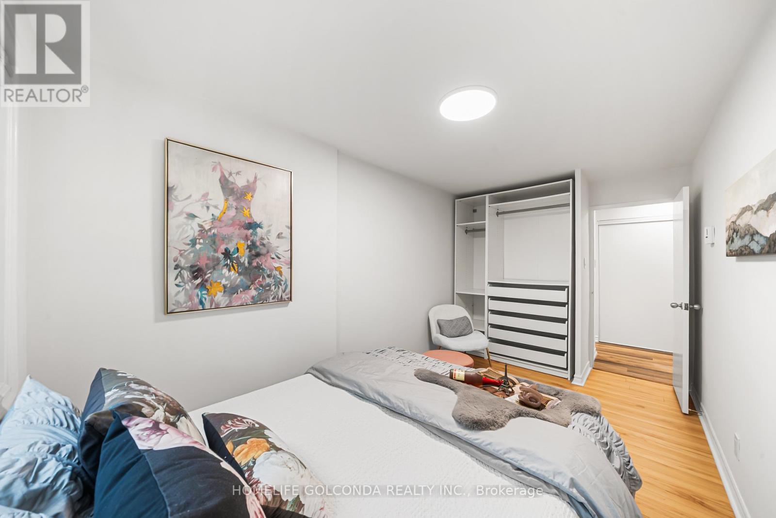 #205 21 ELIZABETH STREET - 40