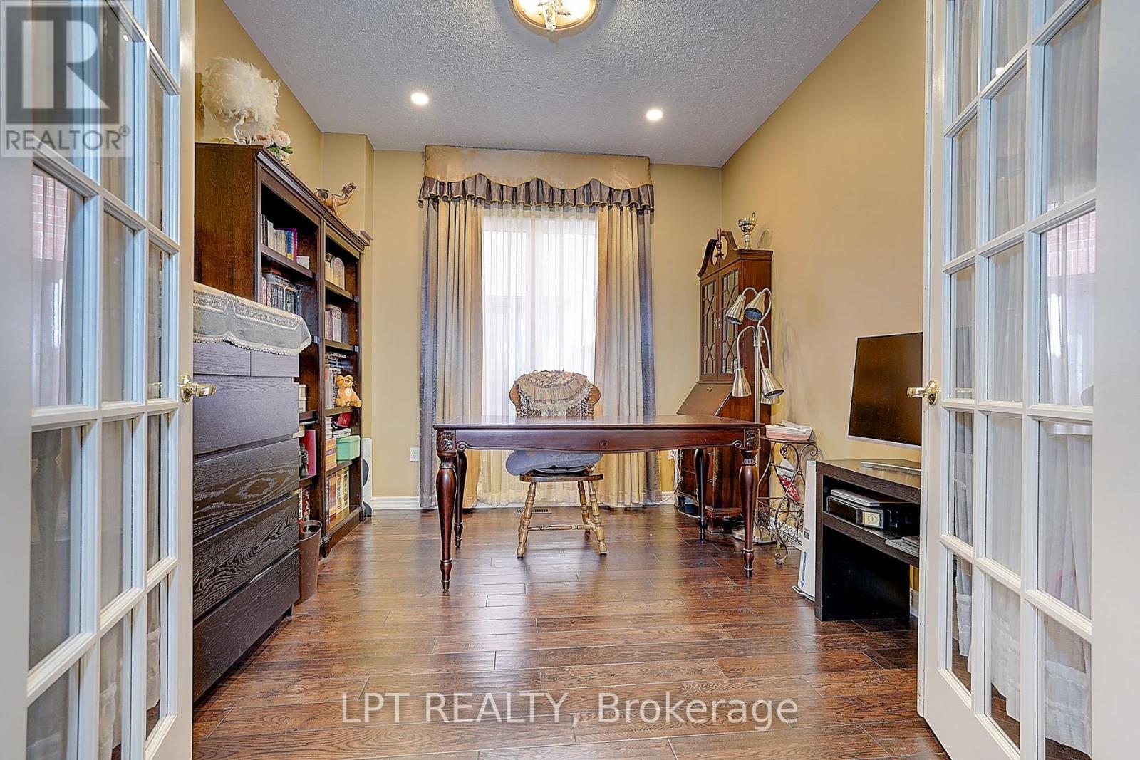 1168 MCTAVISH DRIVE - 8
