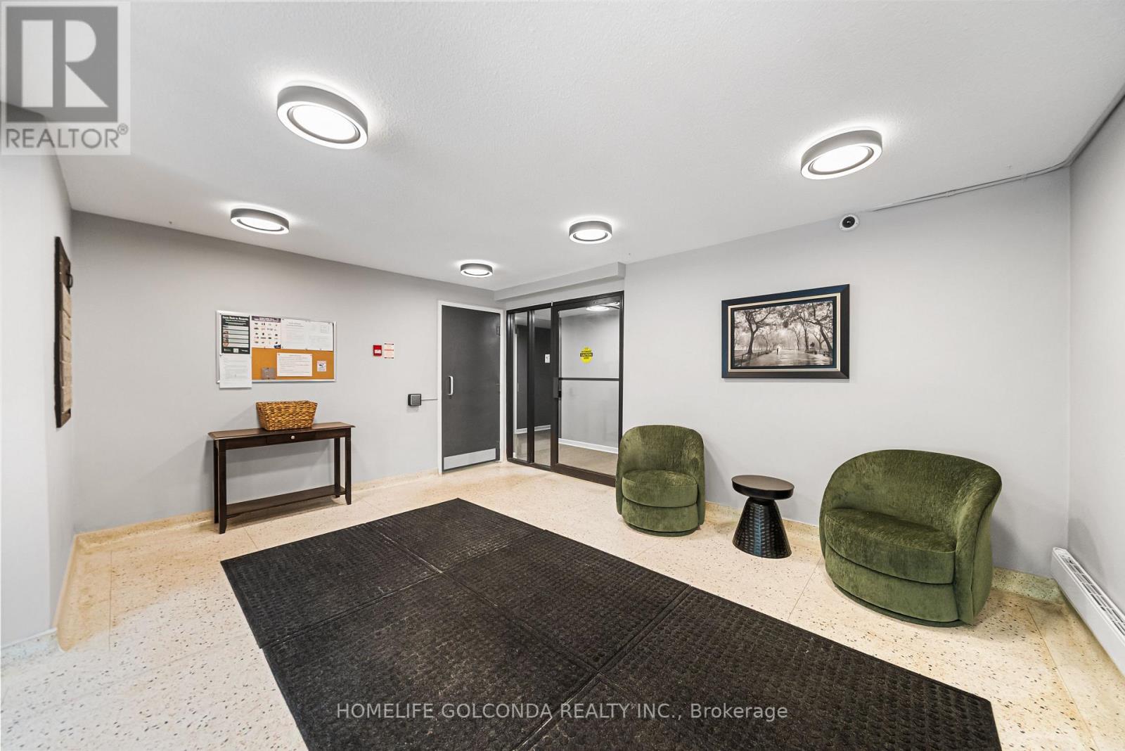 #205 21 ELIZABETH STREET - 20