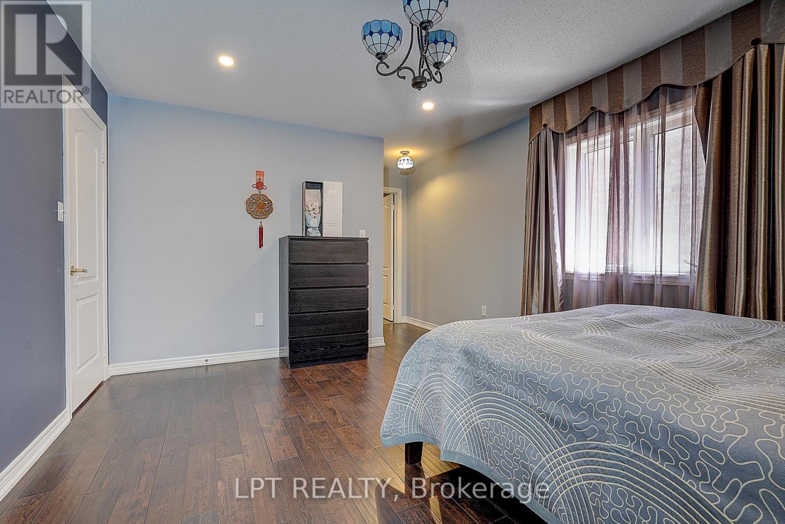1168 MCTAVISH DRIVE - 22