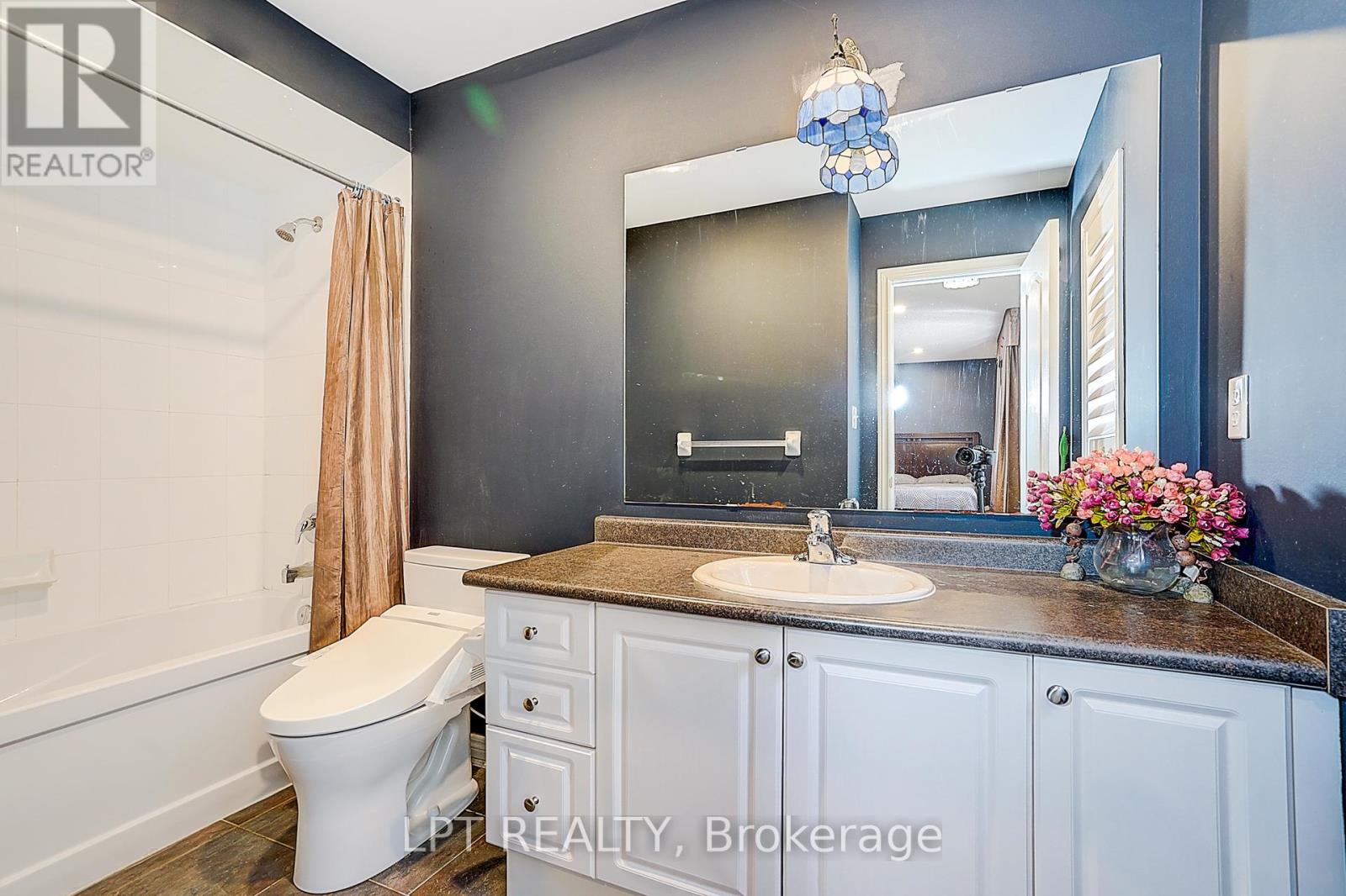 1168 MCTAVISH DRIVE - 23