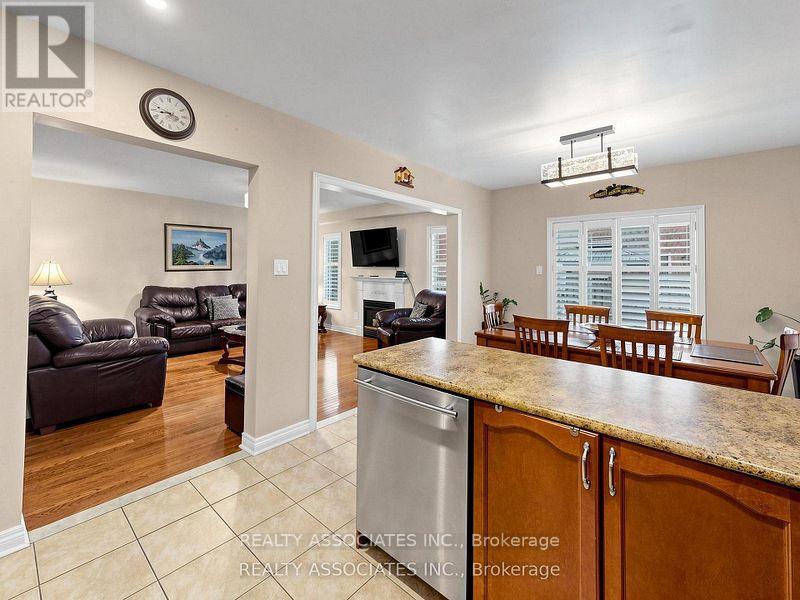 44 SHINING WILLOW CRESCENT - 13