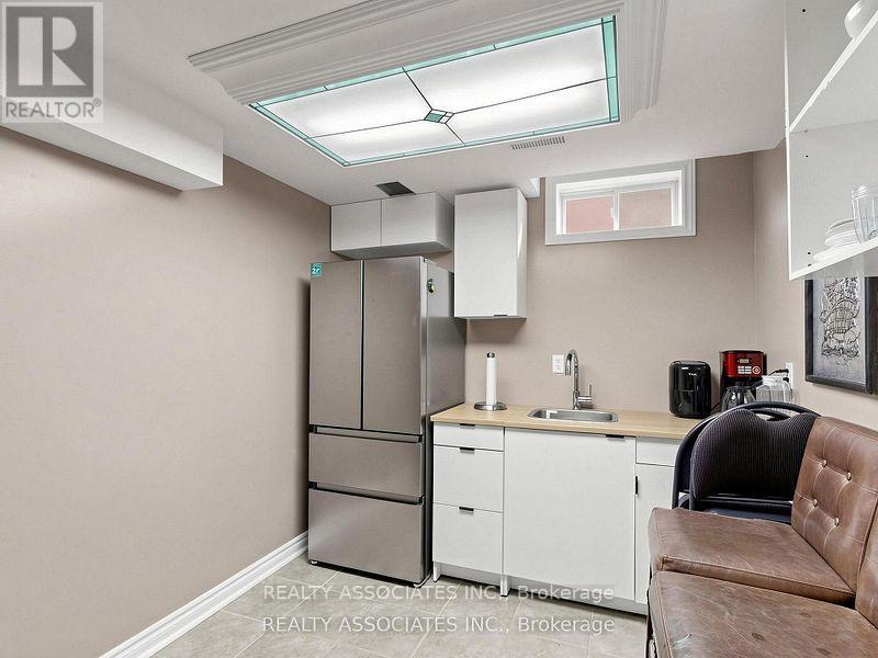 44 SHINING WILLOW CRESCENT - 36