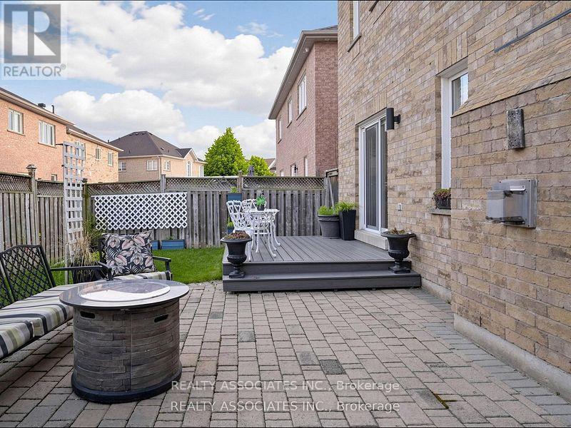 44 SHINING WILLOW CRESCENT - 45