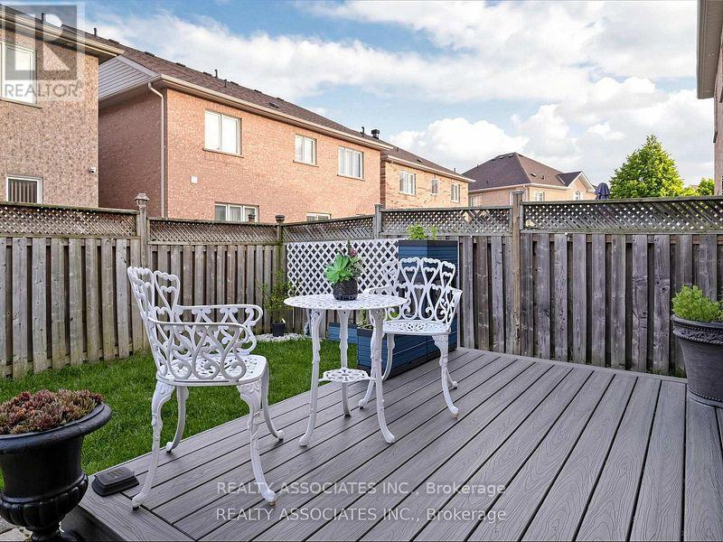 44 SHINING WILLOW CRESCENT - 44